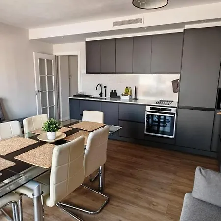 Sunset Apartment *